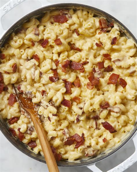 How many calories are in four cheese and bacon mac n cheese - calories, carbs, nutrition