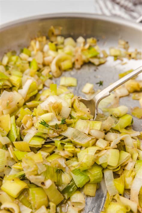 How many calories are in fresh buttered leeks - calories, carbs, nutrition