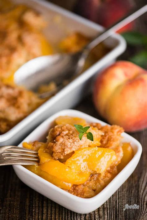 How many calories are in fresh peach cobbler - calories, carbs, nutrition