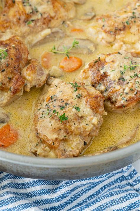 How many calories are in fricassee sauce, seasoned - calories, carbs, nutrition