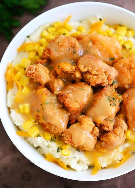 How many calories are in fried chicken and mashed potato bowl with corn and gravy - calories, carbs, nutrition