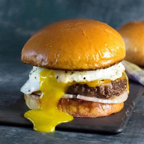 How many calories are in fried egg cheeseburger 1/3 pound - calories, carbs, nutrition