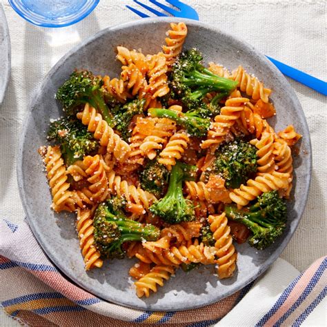 How many calories are in fusilli with fresh broccoli - calories, carbs, nutrition