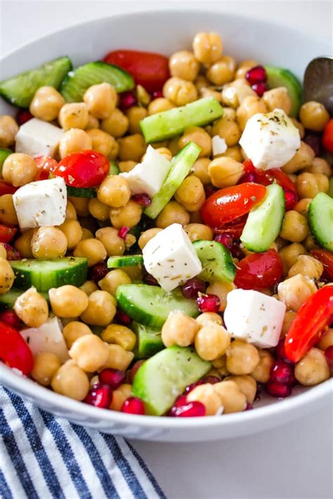 How many calories are in garbanzo bean salad - calories, carbs, nutrition