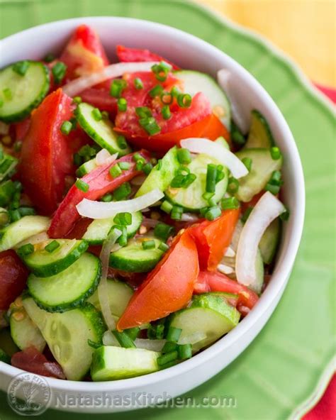 How many calories are in garden salad with tomatoes & cucumbers - calories, carbs, nutrition