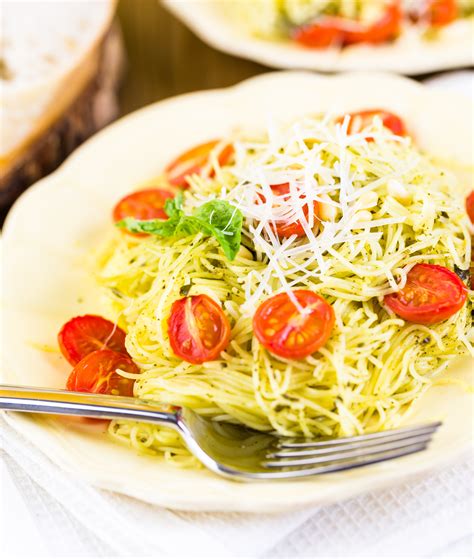 How many calories are in garlic caper angel hair pasta - calories, carbs, nutrition