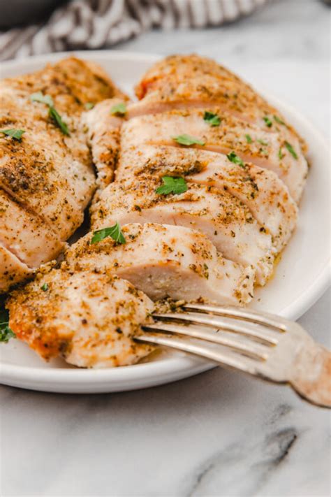 How many calories are in garlic herb chicken breast - calories, carbs, nutrition