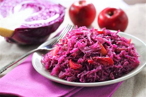 How many calories are in german style braised red cabbage - calories, carbs, nutrition