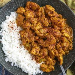 How many calories are in ghurkha style chicken vindaloo with curried dal chenna - calories, carbs, nutrition