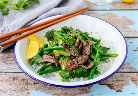 How many calories are in ginger beef, stir fried - calories, carbs, nutrition