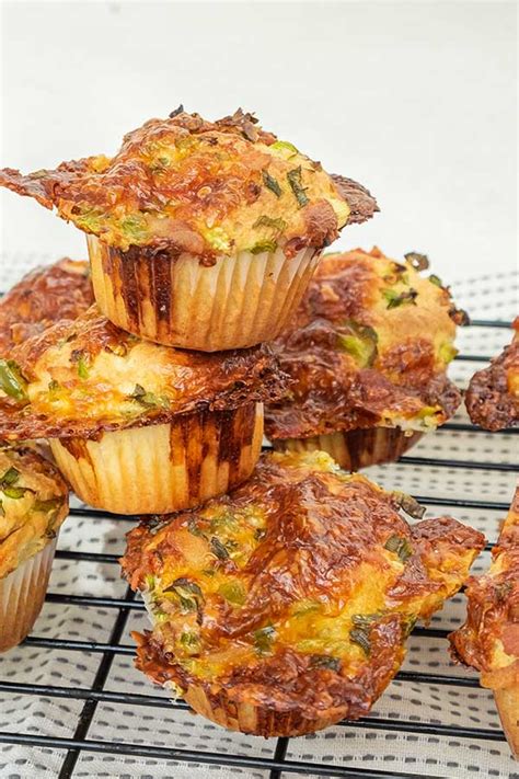 How many calories are in gluten free breakfast muffin with cheese - calories, carbs, nutrition