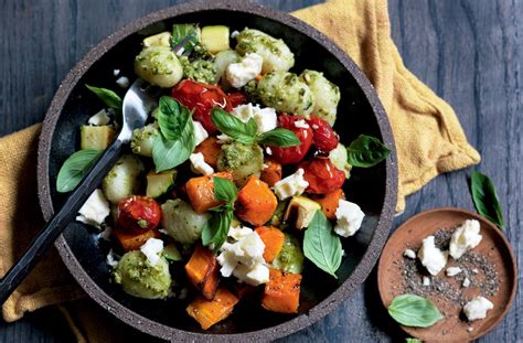 How many calories are in gnocchi pomodoro with roast pumpkin and feta - calories, carbs, nutrition