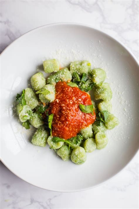 How many calories are in gnocchi with spinach & gorgonzola - calories, carbs, nutrition