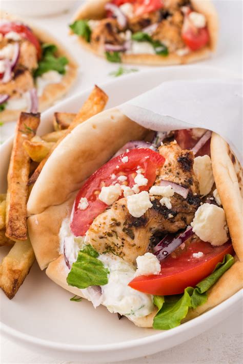How many calories are in greek festival grilled chicken gyro - calories, carbs, nutrition