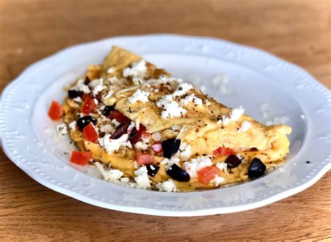 How many calories are in greek omelet - calories, carbs, nutrition