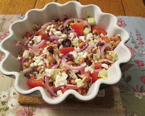 How many calories are in greek salad w/orzo/black-eyed peas - calories, carbs, nutrition