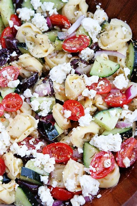 How many calories are in greek tortellini salad - calories, carbs, nutrition