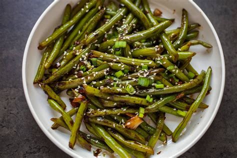 How many calories are in green beans fresh stir fry garlic & soy 4 oz - calories, carbs, nutrition