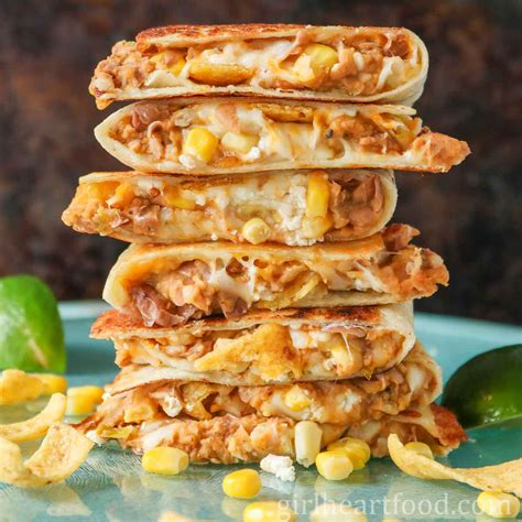 How many calories are in green chile and refried bean quesadilla - calories, carbs, nutrition