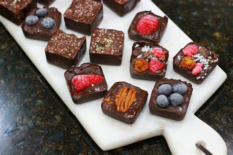 How many calories are in green superfood chocolate - calories, carbs, nutrition