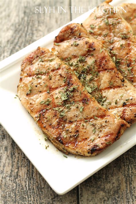 How many calories are in grilled bourbon marinated pork chop - calories, carbs, nutrition