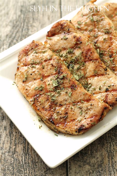 How many calories are in grilled bourbon marinated pork chop - calories, carbs, nutrition