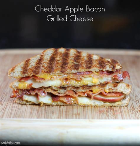 How many calories are in grilled cheese with apples and bacon - calories, carbs, nutrition