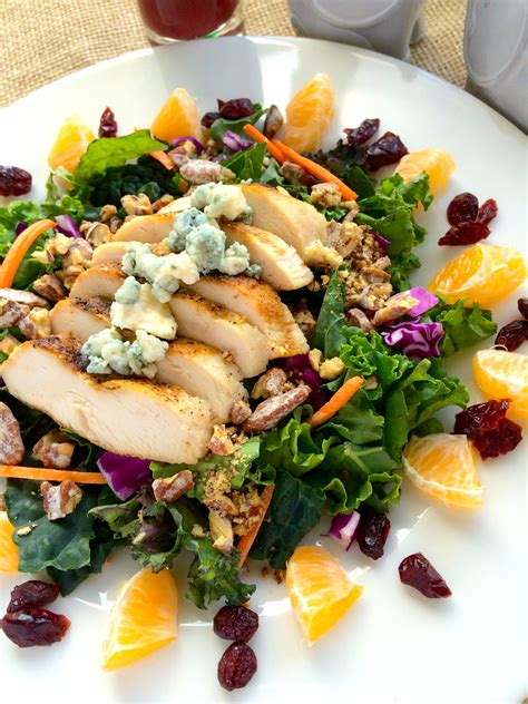 How many calories are in grilled chicken and cranberry salad - calories, carbs, nutrition