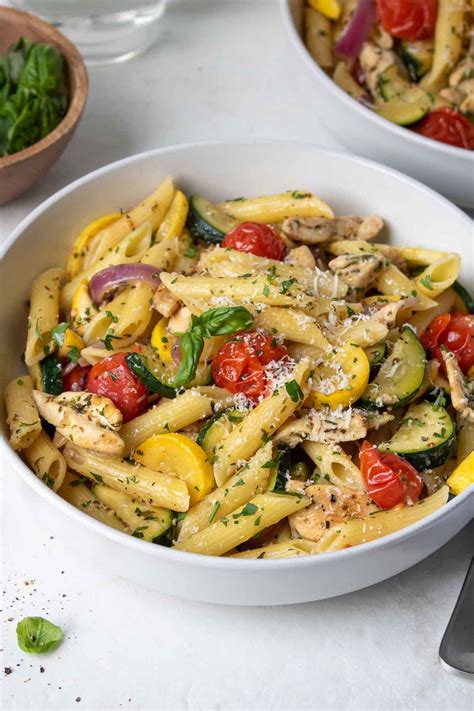 How many calories are in grilled chicken with vegetables and pasta - calories, carbs, nutrition