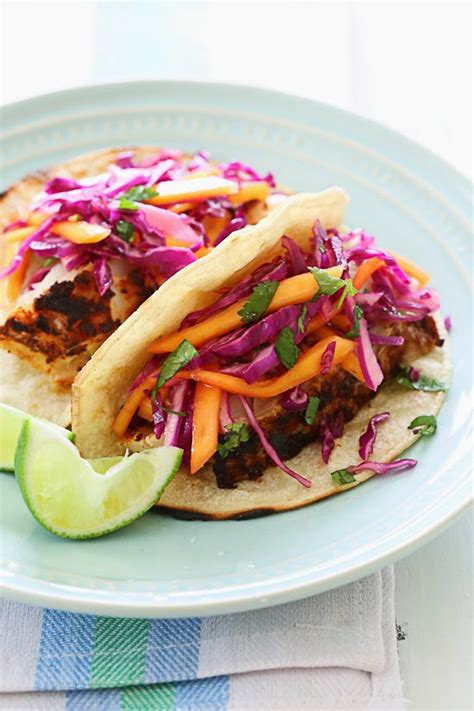 How many calories are in grilled fish tacos with mango slaw - calories, carbs, nutrition