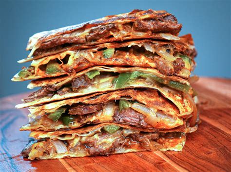 How many calories are in grilled flank steak quesadilla - calories, carbs, nutrition