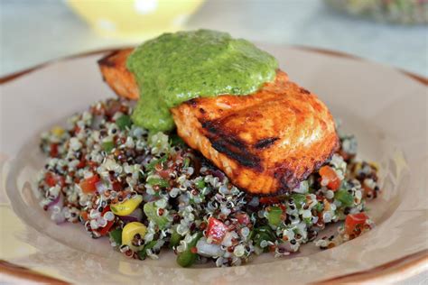 How many calories are in grilled pesto salmon, quinoa & veggies - calories, carbs, nutrition