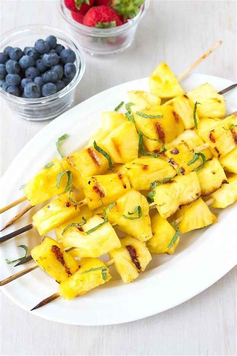 How many calories are in grilled pineapple & star fruit - calories, carbs, nutrition