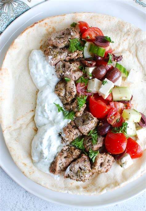 How many calories are in grilled pork souvlaki with tzatziki & pita - calories, carbs, nutrition