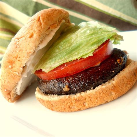 How many calories are in grilled portobello tomato & feta on focaccia (112159.0) - calories, carbs, nutrition