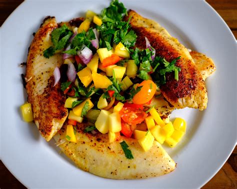 How many calories are in grilled tilapia with mango jicama relish - calories, carbs, nutrition