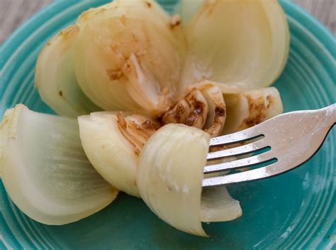 How many calories are in grilled vidalia onions - calories, carbs, nutrition