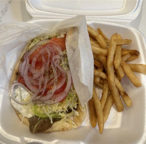 How many calories are in gyro bar with lamb - calories, carbs, nutrition