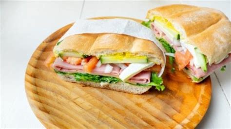 How many calories are in ham and egg torta - calories, carbs, nutrition