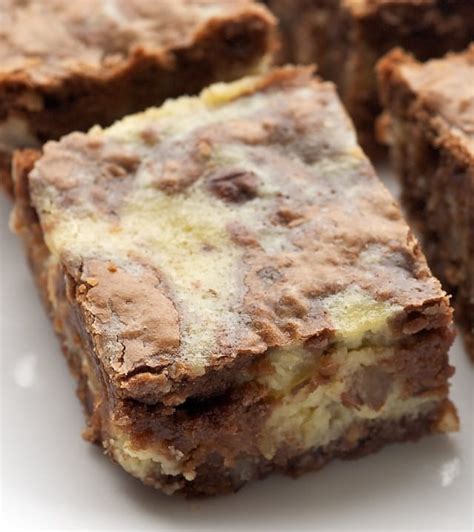 How many calories are in hazelnut cream cheese brownies - calories, carbs, nutrition