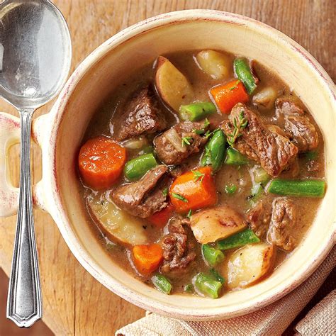 How many calories are in hearty beef stew - calories, carbs, nutrition