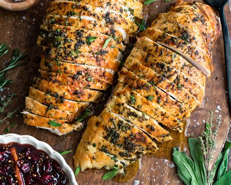 How many calories are in herb roasted turkey breast with a strawberry quinoa salad - calories, carbs, nutrition