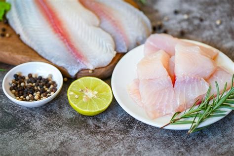 How many calories are in herbed striped pangasius - calories, carbs, nutrition