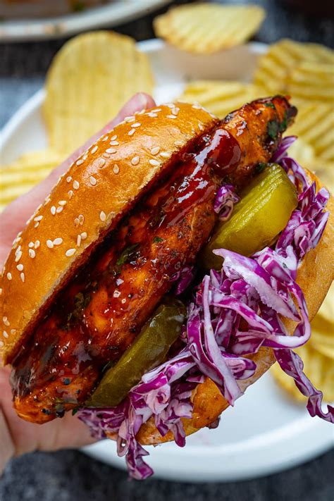 How many calories are in honey bbq chicken sandwich - calories, carbs, nutrition