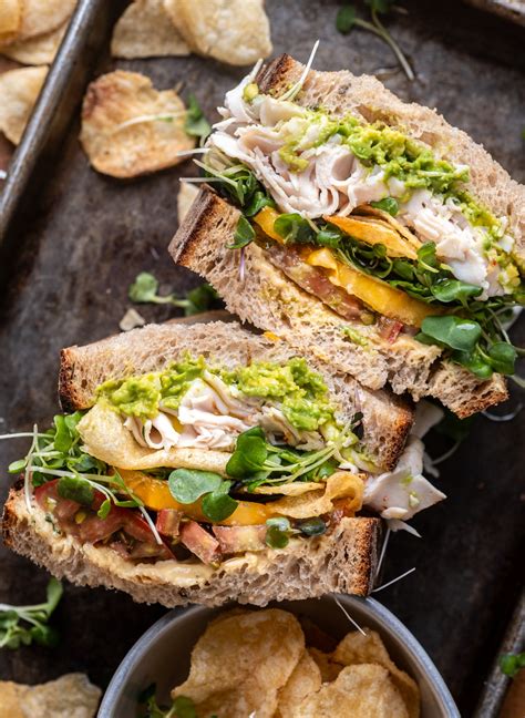 How many calories are in honey mustard turkey pita sandwich - calories, carbs, nutrition