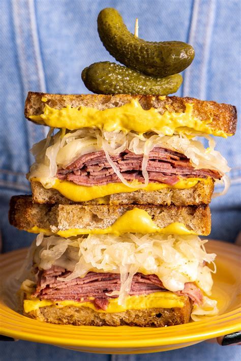 How many calories are in hot pastrami with swiss (65023.0) - calories, carbs, nutrition