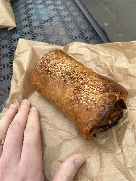 How many calories are in houstonian roll - calories, carbs, nutrition
