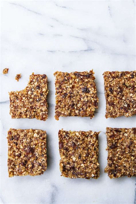 How many calories are in iced raisin nut bars - calories, carbs, nutrition