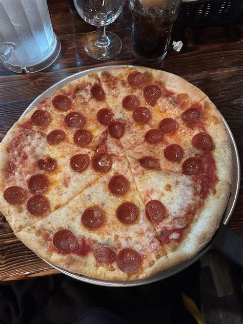 How many calories are in imye pepperoni pizza - 7