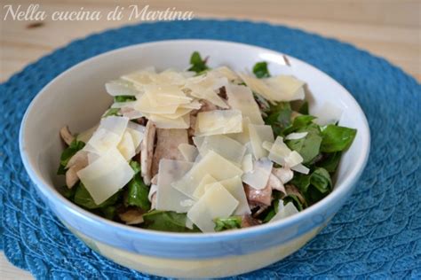 How many calories are in insalata bistecca e funghi - calories, carbs, nutrition